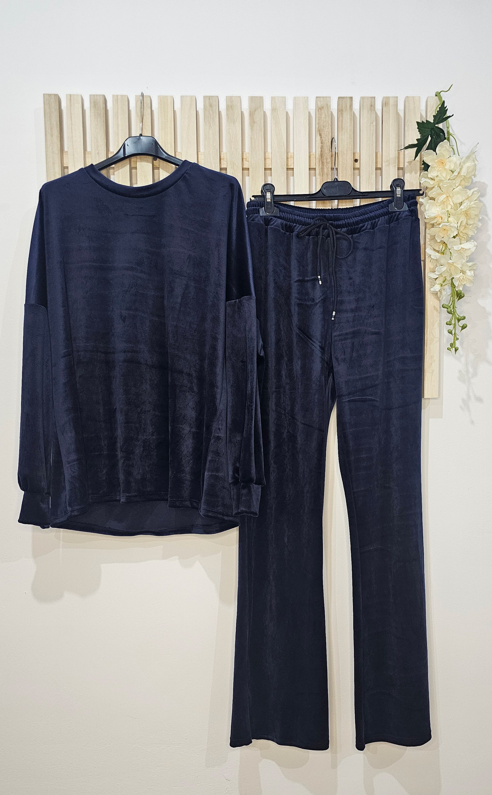 ΦΟΡΜΕΣ ΒΕΛΟΥΤΕ PLUS SIZE