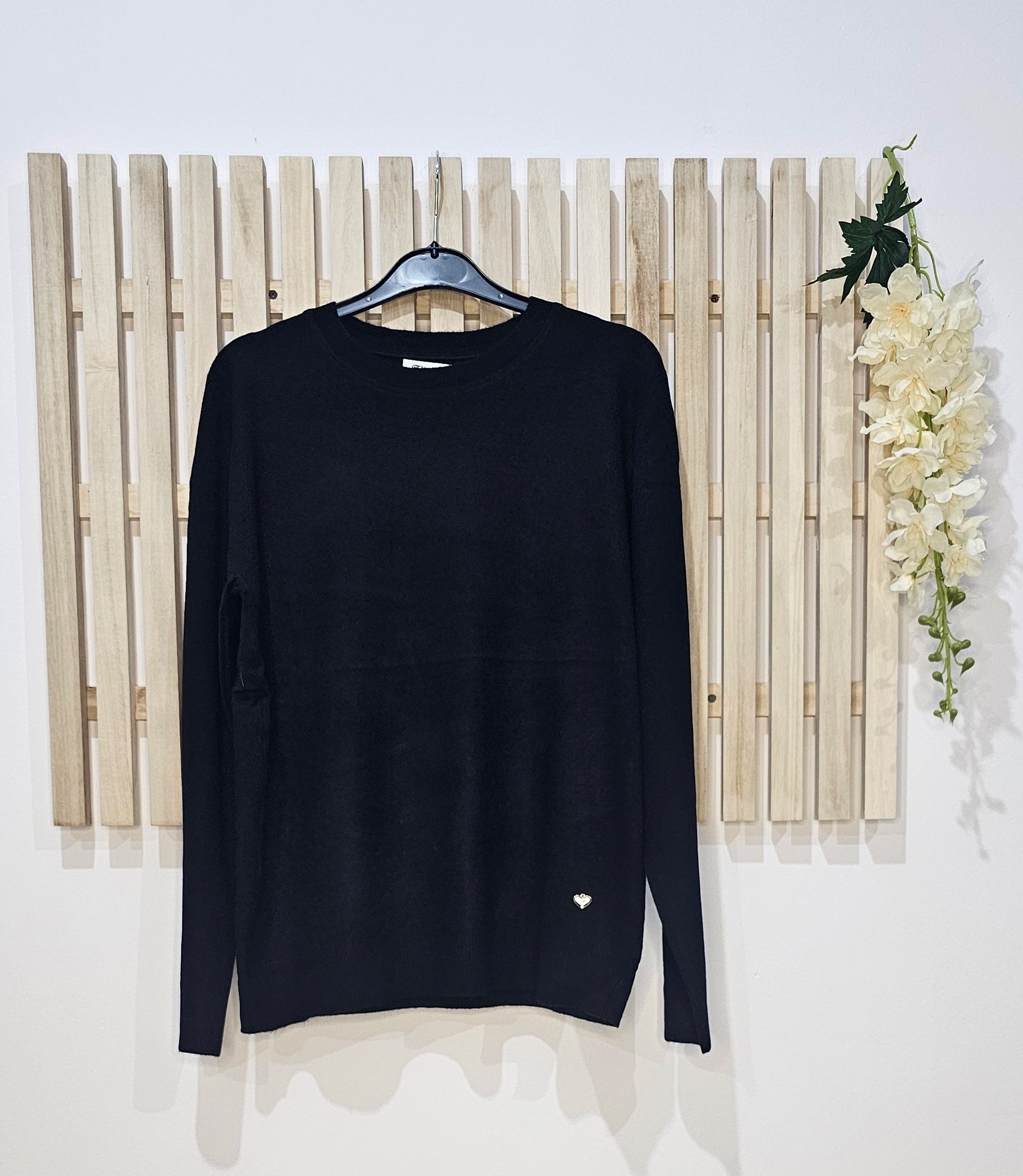 ΜΑΛΛΙΝΗ ΜΕ ΣΤΡΟΓΓΥΛΗ ΛΑΙΜΟΚΟΨΗ