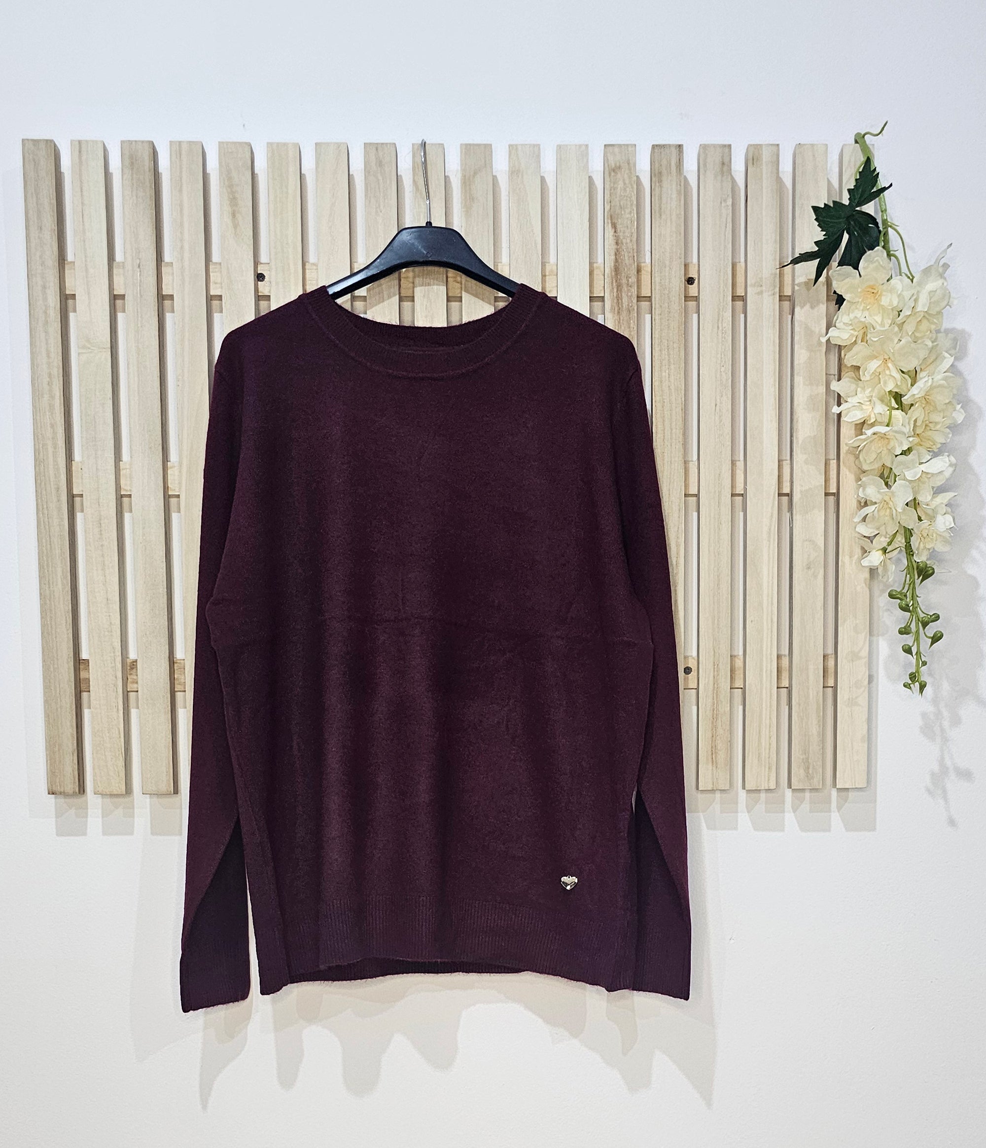 ΜΑΛΛΙΝΗ ΜΕ ΣΤΡΟΓΓΥΛΗ ΛΑΙΜΟΚΟΨΗ