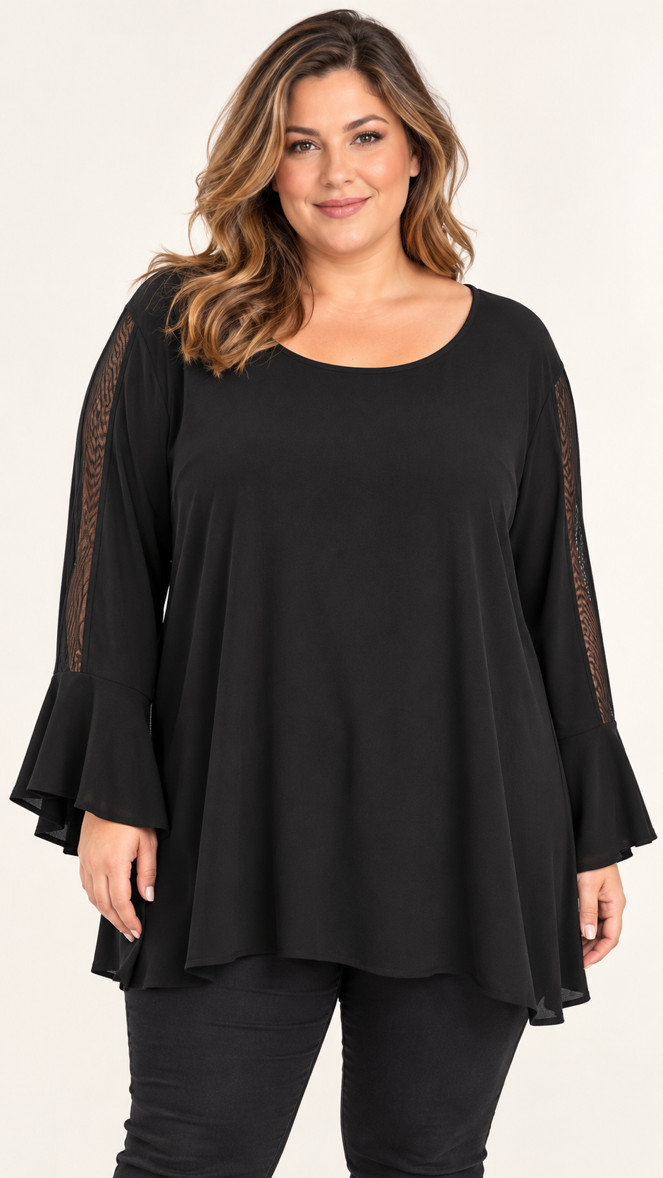Μαύρη Plus Size Μπλούζα με Διαφάνειες και Μανίκια Καμπάνα – Secret Fashion