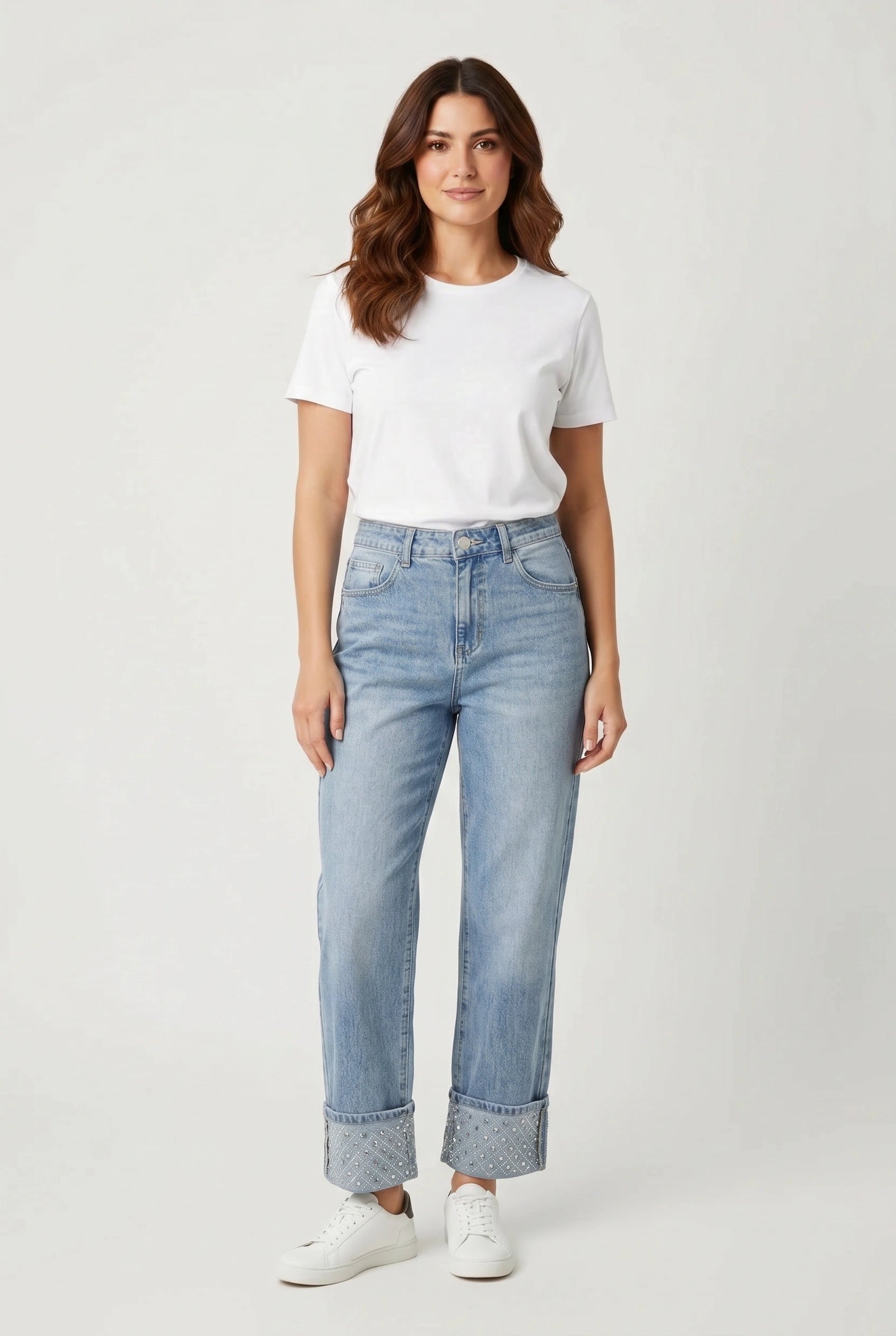 Jeans με στρας στο ρεβέρ